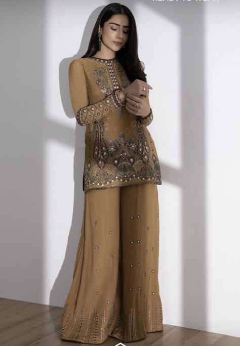 Pakistani Suits Party Wear Latest, Iqra Aziz Dresses, Shadi Outfits, Trendy Outfits Indian, Simple Kurta Designs, Desi Fashion Casual, Pakistani Fancy Dresses, Beautiful Pakistani Dresses, Salwar Kamiz