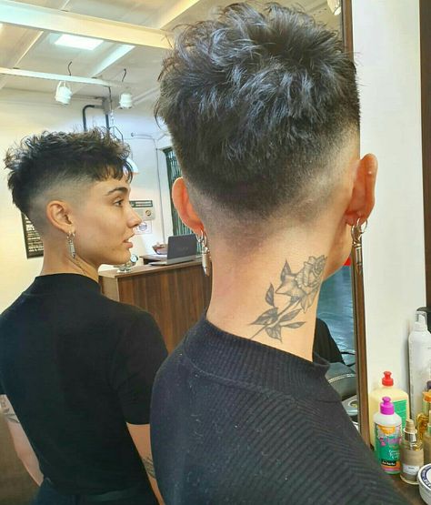 Shaved Fade Woman, Pixie Haircut Side Shave, High Fade Women, Womens Fade Haircut, Women’s Short Haircut, Female Fade Haircut, Female Buzzcut, Dyke Hair, Butch Hair