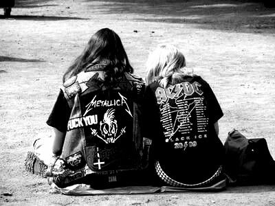 metalhead couple lying on the road :)                                                                                                                                                                                 More Metal Couple Aesthetic, Metalhead Couple, Corroded Coffin, Metal Couple, Gothic Couple, Rock Couple, Couple 4, Metal Meme, Me And Who