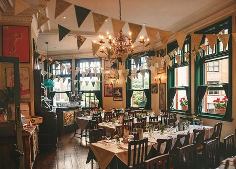 1940s Wedding Theme, Pub Wedding Reception, 1940 Wedding, 1940s Party, Vintage Wedding Reception, 1940s Wedding, Pub Wedding, London Wedding Venues, Wedding Reception Photography