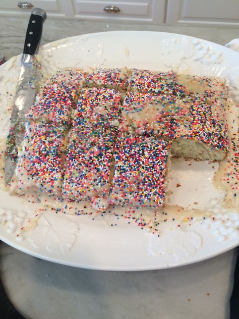 Epic cake fail Epic Cake Fails, Cake Fail, Adriana Locke, Cake Fails, Sprinkles, Candy, Cake, Funny