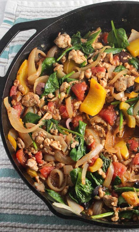 Greek Turkey Spinach Skillet comes together easily for a tasty and healthy dinner recipe. #SundaySupper Ground Turkey Skillet, Turkey Skillet, Turkey Spinach, Gf Meals, Greek Turkey, Healthy Turkey Recipes, Paleo Dinners, Greek Foods, Easy Skillet Meals