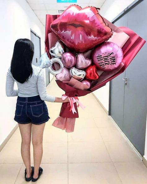 Decorating With Bobo Balloons, Jumbo Balloon Bouquet, Giant Balloon Bouquet, Balloon Bouquet Ideas Birthday, Birthday Bouquet Ideas For Her, Balloon Bouquet Ideas, Balloon Decor Birthday, Arch Balloon Garland, Balloon Flower Bouquet