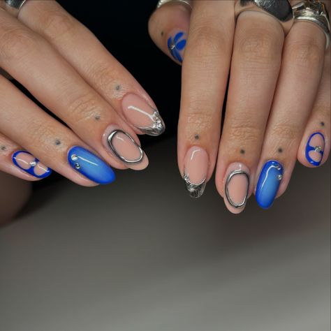 Blue and silver summery set 💙 Inspo from Pinterest . . . #bluenails #summernails #silvernails #3dchromenails #bristolnailartist #bristolbiab #nailinspo Blue Silver Chrome Nails, Blue Aura Nails, Silver Chrome Nails, Shellac Designs, Silver Chrome, Silver Nails, Chic Nails, Chrome Nails, Blue Nails