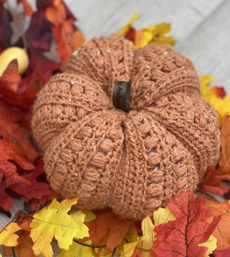 Free Crochet Pattern: Country Bumpkin Pumpkin - Avery Lane Creations Fall Crochet Projects, Crochet Fall Decor, Fall Crochet Patterns, Easy Crochet Baby, Halloween Crochet Patterns, Pumpkin Pillows, Crochet Fall, Holiday Crochet, Crochet Pumpkin