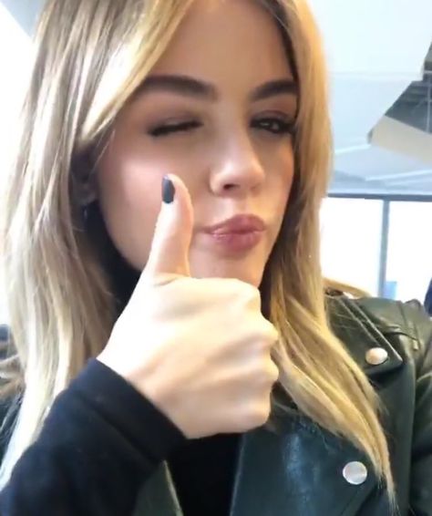 Lucy Hale Blonde, Lucy Hale Style, Aria Montgomery, Ashley Benson, Lucy Hale, Sophia Loren, Girl Crushes, New Shows, Pretty Little Liars