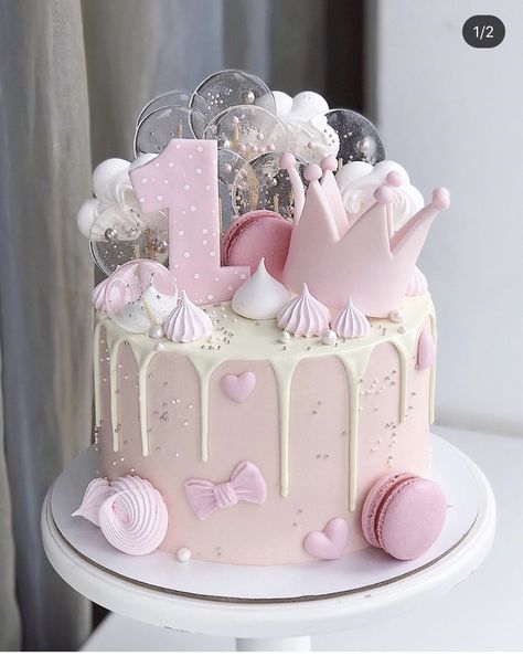 1st Birthday Cake Designs, Bolo Panda, Tårta Design, Girls First Birthday Cake, Cake Designs For Girl, Baby First Birthday Cake, Princess Birthday Cake, 1st Birthday Cakes