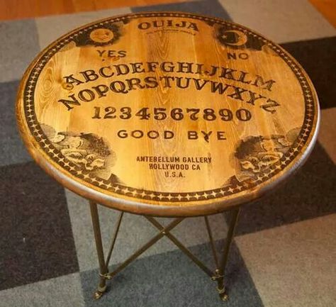 Ouija table Antique Ouija Board, Ouija Decor, Oujia Boards, Astrology Table, Haunted Attic, Ouija Table, Spirit Board, Goth Home, Ouija Board