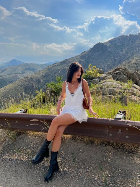 mountain
road
white dress 
short hair 
black boots Pose For Mountain View, Mountain Poses Photo Ideas, Mountain Poses, Mountain Top View, Side Photo, Mountain Pose, Travel Pictures Poses, Mountain Photos, Pictures Poses