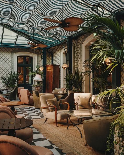 Interior spotlight: Soho House #Paris Set in a 19th-century building in Pigalle, #sohohouse Paris was the former home of the French artist and poet Jean Cocteau. It features Art Deco and 1940s-inspired interiors. The five-storey club includes a terrace with a plunge pool, a gym with two movement studios, club space, a restaurant, 36 bedrooms, and a collection of French art. 📍 Soho House Paris, Paris, France 📸: @sohohouse #repost #innspiringtravels #socialtravelblog Dreaming of visiting Pa... Willow Oak, Hotels In France, Rosewood Hotel, Contemporary Art Deco, Soho House, Estilo Art Deco, Garden Pool, Paris Hotels, French Artists