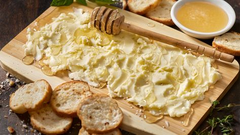 6 Tasty and Healthy Alternatives to Butter Boards Vegan Butter Board, Butter Board Trend, Healthy Butter, Butter Boards, Chickpeas Benefits, Sweet Potato Benefits, Butter Board, Charcuterie Ideas, Butter Alternative