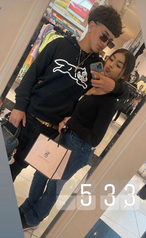 Latina And Edgar Couple, Edgar And Latina, Edgar Couple, Boy Bsf Pics, Bf And Gf Goals Pictures, Couple Photobooth, Hispanic Couples, Latino Couple, Mexican Clothing Style