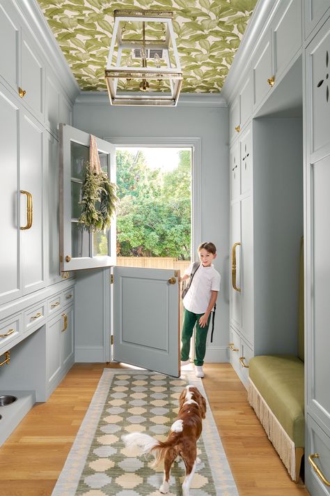 Step Inside This New England-Style Lake Highlands Home - D Magazine Mudroom Wall Ideas, A Well Dressed Home, Burled Wood Table, White Trellis, Beautiful Entryways, Be Design, Mudroom Design, Highland Homes, New England Homes