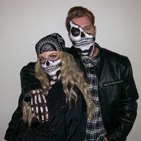 Couple Halloween Costumes Skeleton, Halloween Couple Makeup Ideas, Skeleton Halloween Costume Couple, Halloween Makeup For Couples, Skeleton Couples Costume, Skeleton Costume Couples, Couples Halloween Makeup Ideas, Halloween Couple Makeup, Skeleton Makeup Couple