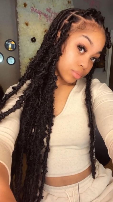 Styles Faux Locs, Long Butterfly Locs, Butterfly Locs, Big Box Braids Hairstyles, Hair Twist, Faux Locs Hairstyles, Cute Braided Hairstyles, Braids Hairstyles Pictures, Cute Box Braids Hairstyles