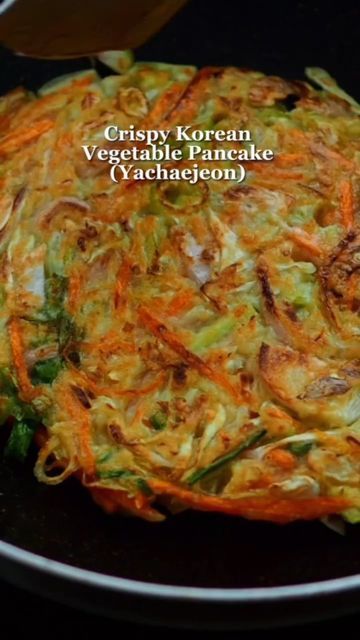 Healthy | Plant Based | Recipes on Instagram: "Korean Vegetable Pancake (Yachaejeon) 🤩 YES OR NO?? This vegan Korean vegetable pancake are quick and so easy to make. I used a mix of cabbage, carrot, onion, leek and scallions, but you can throw in almost any your favourite vegetable. This pancake best serve with homemade dipping sauce. Recipe by @foodpassionical Make 2 8 inch pancake Ingredients: 80g cabbage, thinly sliced 80g carrot, thinly sliced 1 jalapeño, sliced 1 small leek, thinly Cabbage Pancake Recipe, Homemade Dipping Sauce, Pancake Ingredients, Vegetable Pancake, Salmon Meatballs, Sauce Video, Korean Pancake, Cabbage Carrot, Vegetable Pancakes