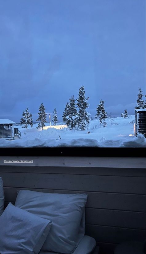 Cabin Instagram Story, Derin Core, Hate Winter, See World, Winter Photos, Luxury Lifestyle Dreams, Tromso, Dark Places, Aesthetic Colors