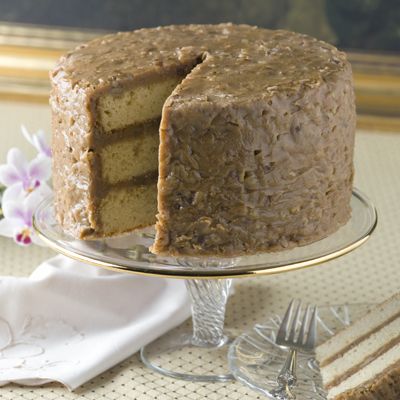 Praline Icing, Southern Praline Cake, Dessert Corner, Pecan Praline Cake, Southern Praline, Butter Cakes, Praline Cake, Peach Dessert, Giraffe Cakes