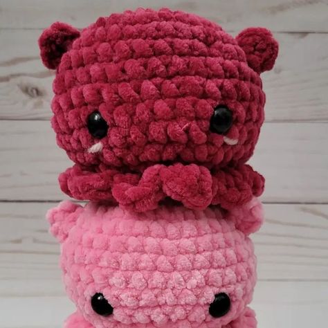 Crochet Valentines Plush, Valentine’s Day Crochet Plushies, Red Crochet Plushie, Red Amigurumi, Crochet Slouchy Beanie Pattern, Plushie Ideas, Kawaii Amigurumi, Crochet Queen, Crochet Slouchy Beanie