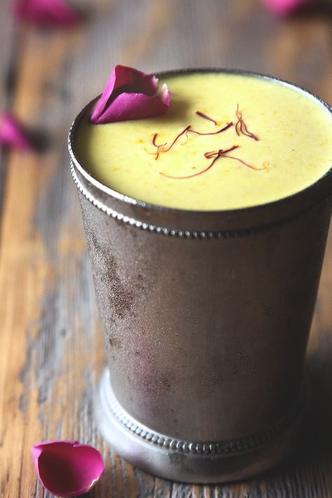 Badam Milk Recipe (Indian drink with almond, cardamom, saffron and rosewater) Badam Milk Recipe, Badam Milk, Grill Dessert, Indian Drinks, Almond Milk Recipes, Indian Desserts, Indian Sweets, Milk Recipes, Indian Cooking