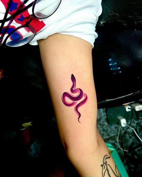 Colorful Snake Tattoos For Women, Pink Snake Tattoo, Colorful Snake Tattoo, Snake Tattoo Color, Coloured Tattoos, Meaningful Small Tattoos, Thumb Tattoo, Small Tattoos Ideas, Colour Tattoos