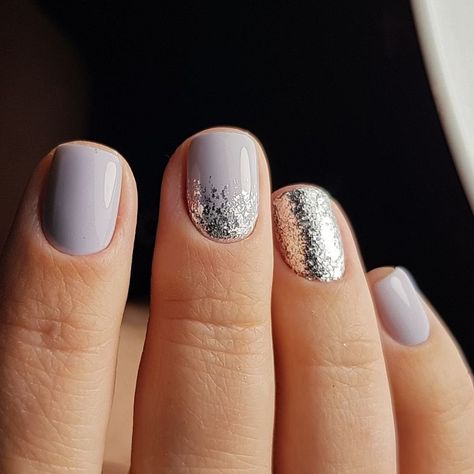 Cute Short Acrylic Nails Glitter, Cute Neutral Gel Nails, Simple Gel Nail Colors, Lilac Grey Nails, Gray Gold Nails, Shirt Nails Gel, End Of Summer Manicure, Light Grey Gel Nails, Gel Nails Pastel Colors