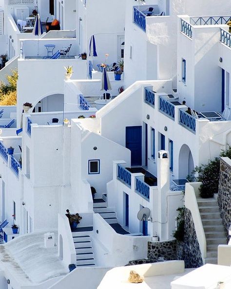 Greece White Houses. — Steemit Greece Buildings, Santorini Architecture, Fira Greece, Plaster House, Greece House, Grecia Santorini, Santorini Grecia, Santorini House, Fira Santorini