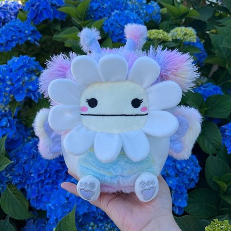 The Flower Fairies, Squish Mallows, Cute Marshmallows, Bubble Tea Boba, Cute Squishies, Kawaii Plushies, Flower Fairies, New Funny Videos, Easy Diy Art