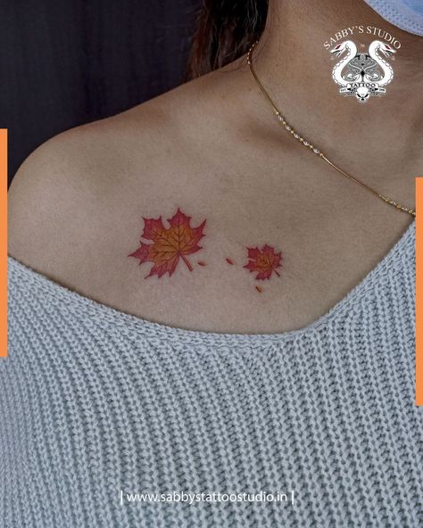 Tattoo Maple Leaf, Daydream Tattoo, Tattoos 2024, Front Shoulder Tattoos, Japanese Style Tattoo, Leaf Tattoo, Bone Tattoo, Tattoo Equipment, Collar Bone Tattoo