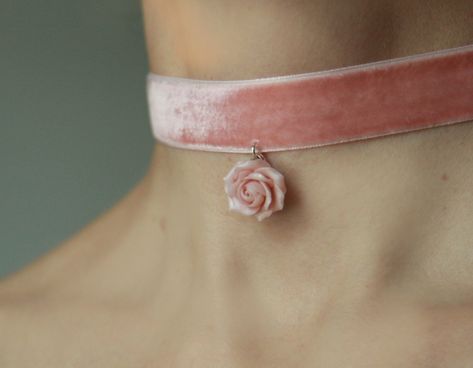 Choker Velvet, Rose Choker, Jewellery Board, Pink Choker, Collar Choker, Womens Chokers, Choker Pendant, Clay Flower, Floral Jewelry