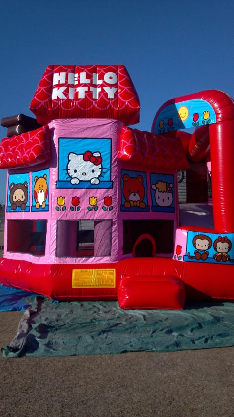 13th Birthday Party Ideas For Teens, Big Bounce House, Masquerade Party Centerpieces, Hello Kitty Birthday Theme, Big Bounce, Babysitting Crafts, Calico Critters Families, Hello Kitty House, Bouncy House