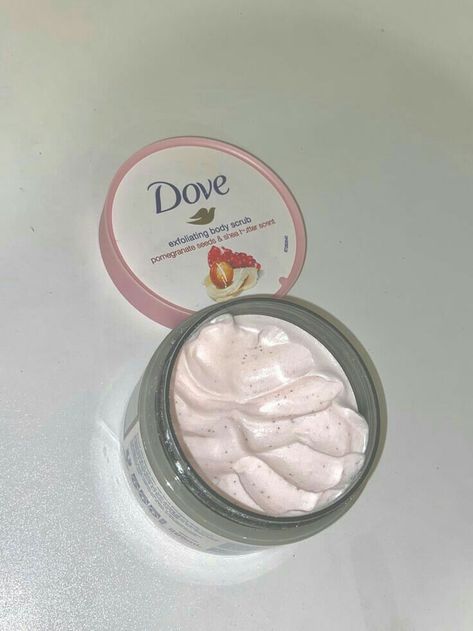 Dove Body Polish, Whiten Skin, Good Skin Tips, Shower Skin Care, Exfoliating Body Scrub, Perfect Skin Care Routine, Body Polish, Pretty Skin Care, Pretty Skin