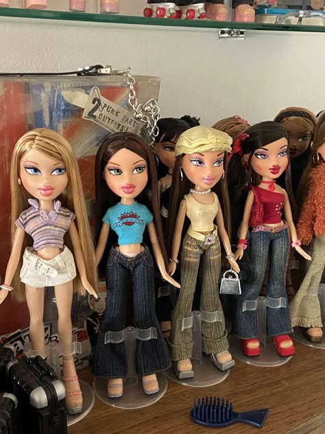 2000s Bratz Dolls, Myscene Outfits, Bratz Dolls Outfits In Real Life, Bratz Aesthetic Outfit, Bratz Doll Outfits, Cargo Outfit, Brat Doll, Y2k Girl, Bratz Girls