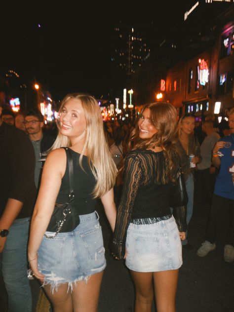 #nashville #tennessee #broadway #aesthetic Broadway Nashville Picture Ideas, Nashville Broadway Aesthetic, Nashville Trip Aesthetic, Nashville Girls Trip Aesthetic, Nashville Instagram Pictures, Nashville Picture Ideas, 21st Birthday Nashville, Nashville Pics, Nashville New Years Eve