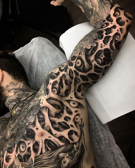 Full Body Suit Tattoo, Blackwork Tattoo Men, Dark Blue Tattoo, Background Tattoo Design, Tato Naruto, Black And Grey Tattoo, Creepy Tattoos, Full Body Tattoo, Incredible Tattoos