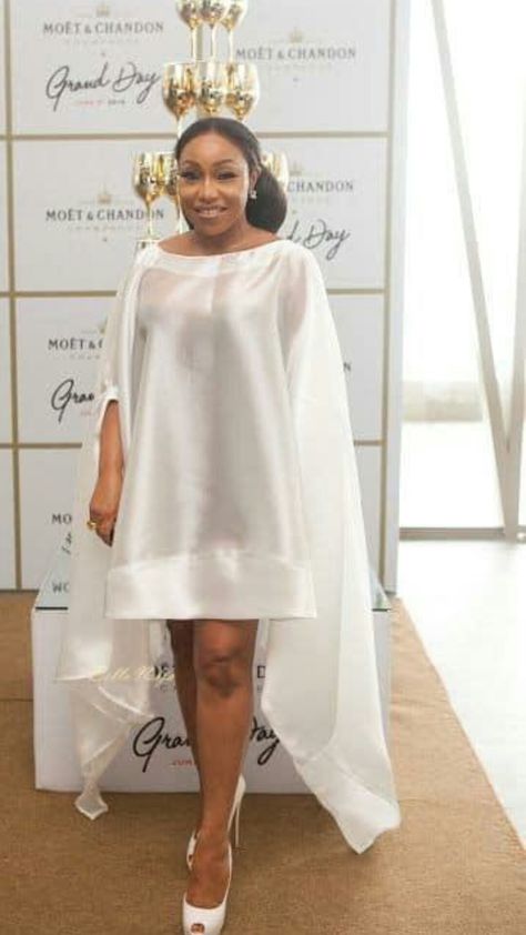 Butterfly Gown, African Dresses Modern, Women White Blouse, African Fashion Women Clothing, African Fashion Women, African Dresses, Brand Style, Stomach Workout, Maternity Wear