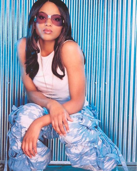 #Ciara Ciara Style, Cultura Hip Hop, Early 2000s Aesthetic, Groovy Fashion, Dance Costumes Hip Hop, African American Fashion, 2000s Fashion Trends, Early 2000s Fashion, Outfit 90s