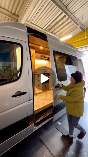 Van Build 360 on Instagram: "Wow! The floor space! 😘😍🚐 look at this van build out, It’ has a simple layout, but guess what? There’s enough space to dance! It’s fresh, comfy, and has that touch of elegance we all crave. Who knew van life could feel this spacious and stylish?  @olive_and_oz crafted this van conversion 

🌿 @vanbuild360 for more Tours 🌿

#vanbuild360 #vanlife #cabinlife #roadtrip #homeiswhereyouparkit #luxuryonwheels
#homeonwheels #freedomontheroad
#mobilelivingmadeeasy" Van Conversion Layout Floor Plans, Medium Wheel Base Van Conversion, Promaster Van Conversion Layout, Van Layout Ideas, Van Build Layout, Van Conversion Ideas Layout, Campervan Conversions Layout, Sprinter Camper Conversion, Mercedes Camper Van