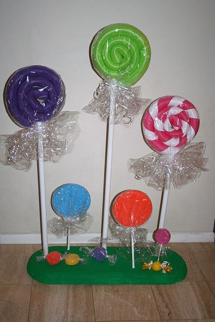 lollipops - large ones made from swimming pool noodles; create stripes with ribbon Candy Land Party, Willy Wonka Party, Candyland Birthday, Candyland Party, Pool Noodle, Candy Theme, Candy Decorations, Candy Land Theme, Pool Noodles