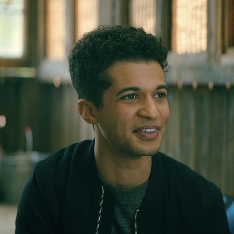 Every time he smiles, an angel gets its wings. 👼 John Ambrose, Jordan Fisher, An Angel, Glee, Jordan, Hollywood, Angel, Quick Saves