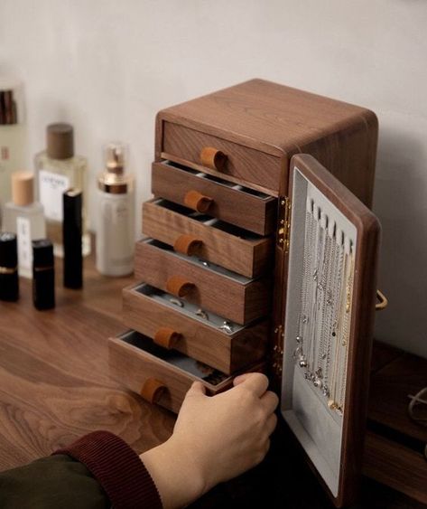 Wood Box Storage, Jewelry Box Storage, Mens Jewelry Box, Interior Simple, Bracelet Storage, Jewerly Boxes, Jewelry Box Diy, Gifts Anniversary, Wood Jewelry Box