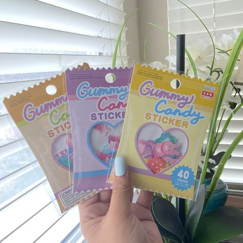 Sticker Packaging, Candy Stickers, Kpop Diy, Packaging Ideas Business, Handmade Packaging, Cadeau Photo, Merch Ideas, Cute Stationery, Creative Packaging