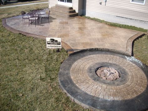 Stamped Concrete with Fire Pit Concrete Patio With Fire Pit, Stamped Concrete Patio Ideas, Patio Fire Pit Ideas, Patio With Fire Pit, Paver Fire Pit, Concrete Patio Ideas, Outdoor Patio Kitchen, Cement Patio, Concrete Patio Designs