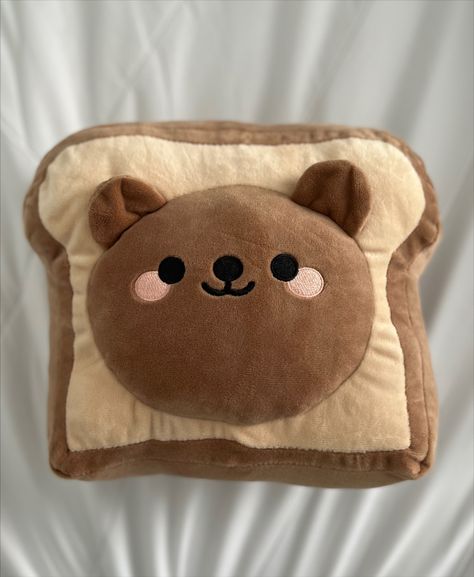 Brown Squishmallow Aesthetic, Bear Toast, Cute Bear Plush, Urban Outfitters Room, Aesthetic Bear, Stuffed Animal Bear, Squish Mellow, Cute Squishies, Animal Bear