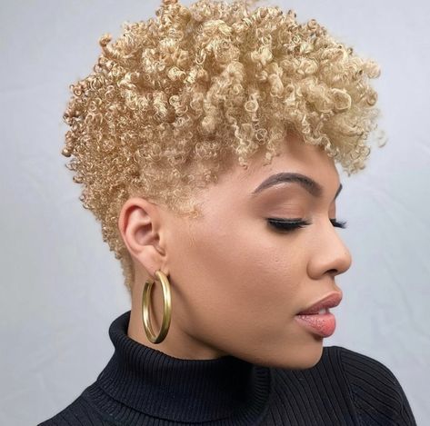 Natural Tapered Cut, Natural Golden Blonde, Combover Hairstyles, Short Natural Curls, Tapered Natural Hair Cut, Natural Hair Haircuts, Short Textured Hair, Shaved Design, Blonde Natural Hair