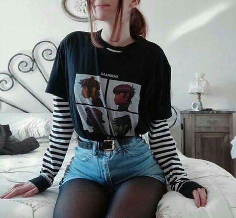 Cool Outfit: Gorillaz tee, black and white striped long sleeve shirt, jean shorts, black belt & black leggings Gothic Mode, E Girl Aesthetic, Look Grunge, E Girl Outfits, Goth Outfit, Grunge Clothing, Hipster Outfits, Grunge Look, Tumblr Outfits