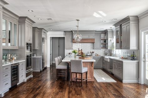 Custom Gray Cabinetry with Walnut Island and Walnut Hood Mantle Kitchen Snap, Grey Kitchen Designs, Glass Cabinets, Kitchen New York, Island Table, Kabinet Dapur, Beach Inspo, Classic Kitchen, Cabinetry Design