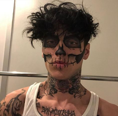 Guys Halloween Makeup, Boy Halloween Makeup, Best Costume Ideas, Mens Halloween Makeup, Halloween Skeleton Makeup, Aaron Liebregts, Holloween Makeup, Vampire Bride, Skeleton Halloween Costume