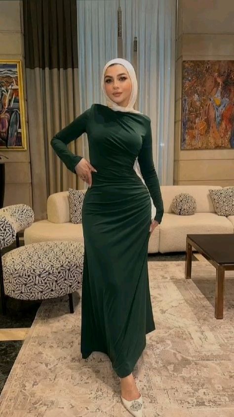 Hijabi Dresses Soiree, Hijabi Soiree, Soiree Dresses For Hijab, Dress Hijab Soiree, Hijab Soiree, Hijabi Dresses, Stylish Outfits Casual, Soiree Dress, Modest Fashion Hijab