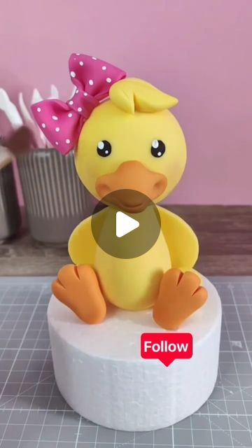 Fondant Duck Tutorial, Duck Cake Topper, Bake Ideas, Duck Cake, How To Make Balloon, Cake Decorating Courses, Cake Decorator, Fondant Cake Toppers, Fondant Tutorial